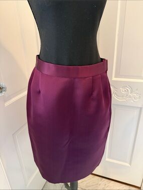 Bill Blass -Women's Satin Pencil Skirt in Plum